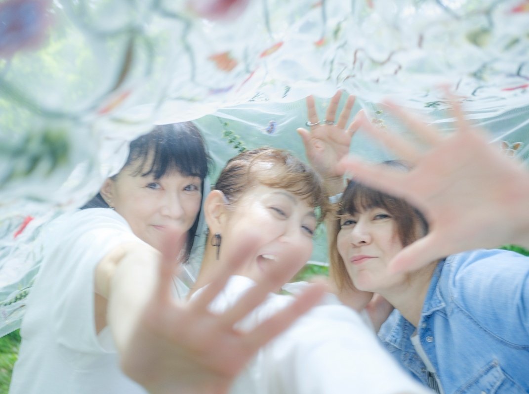 hills1242's tweet image. このあと11時30分からは
#東MAX #黒沢かずこ の
ラジオ #ビバリー昼ズ！

本日のゲストは…
デビュー85年組💫
#芳本美代子 さん
#網浜直子 さん
#松本典子 さんの3人です！

質問などお待ちしてます！
宛先は✉️hills@1242.com

🎧️radiko
radiko.jp/share/?t=20251…