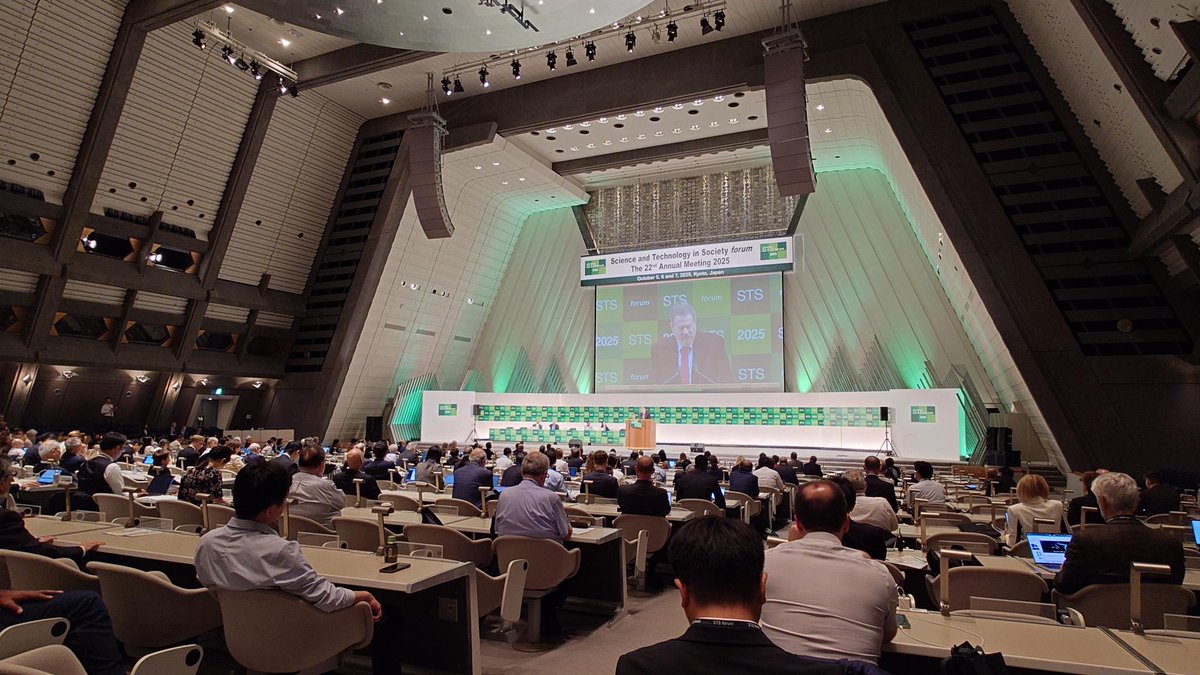 STS forum tweet media