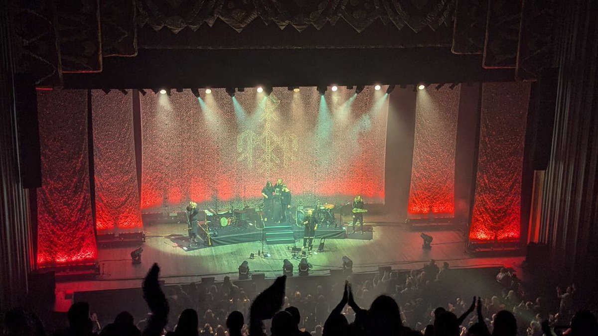 ANIMAL_MOTH3R's tweet image. Wardruna photo dump pt. 2

#wardruna #Oakland #bloodmemory #photooftheday #love #viking