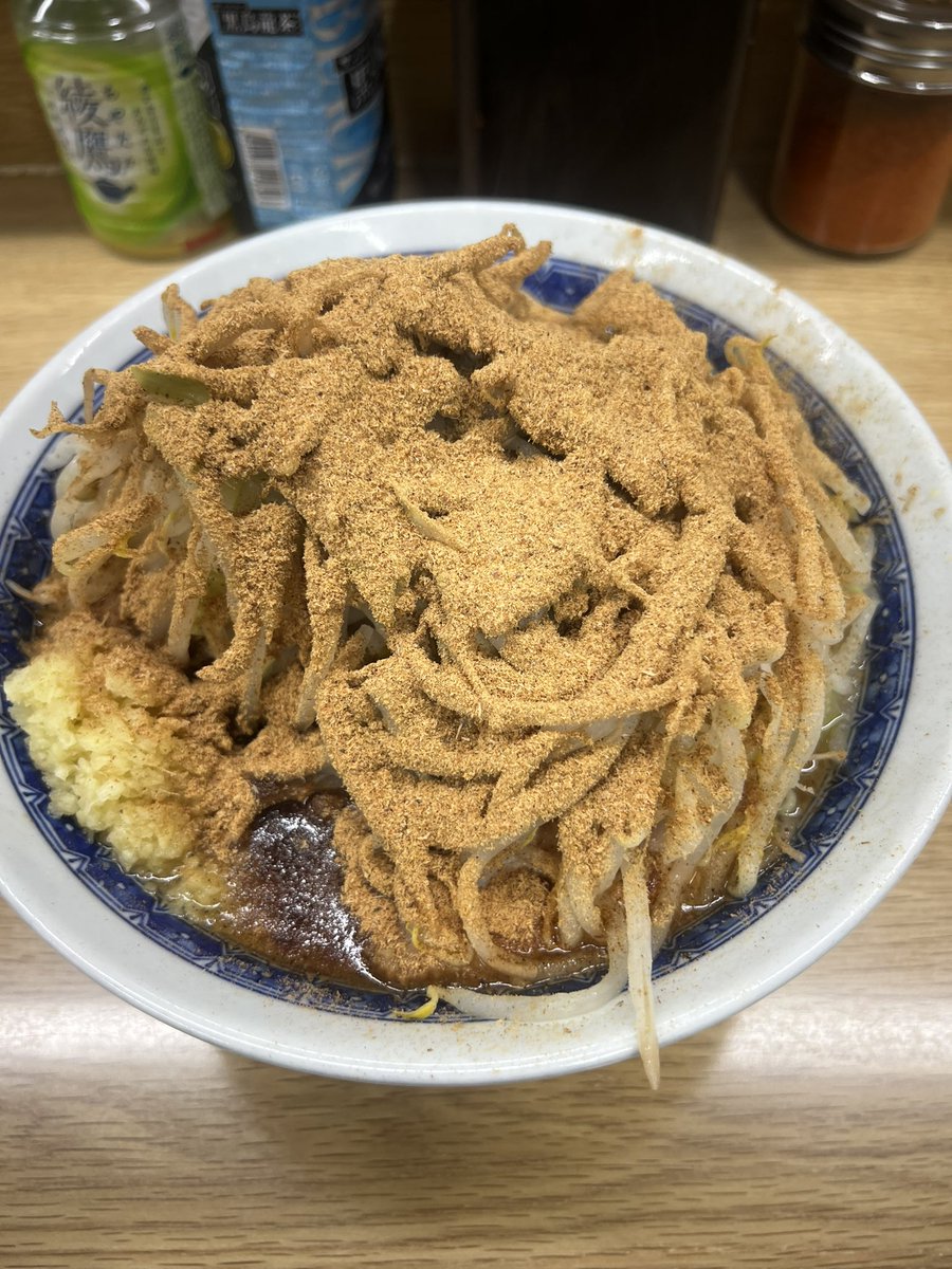 meuktad's tweet photo. 栃木街道行ったのに、会津臨休の案内出てて、全店制覇出来ねえやんって絶望してたけど、歓喜の復活。
俺の29歳はレッズと二郎に全振りだった。 https://t.co/HP70rNBGZ2