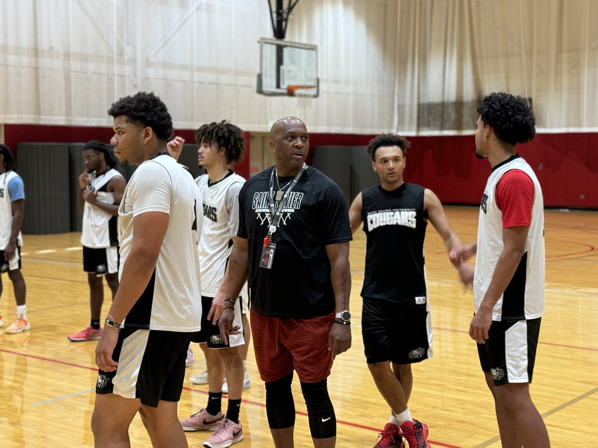 To the ones who make it happen on and off the court.

Happy National Coaches Day! #GoCougs