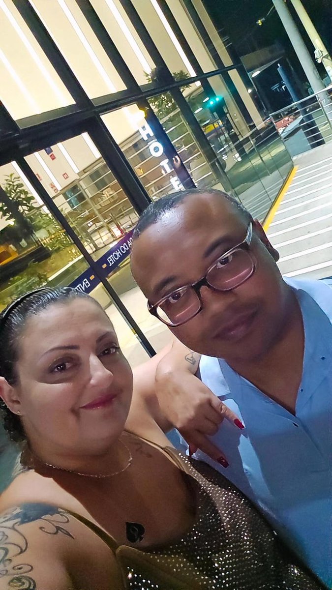 Bem mansinho o meu corninho hehehe.
#hotwife #corno #cuckold