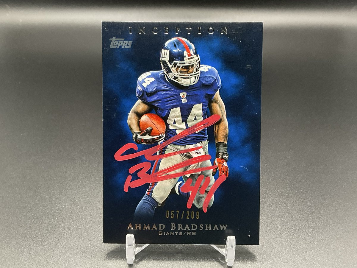 Ahmad Bradshaw appreciation post, he signed these beauties this past Sunday at a local game watch. There is nothing like the paint pen autographs on those refractors. <a href="/AhmadBradshaw/">Ahmad Bradshaw</a> <a href="/DJ_DoesSports/">dustin</a> <a href="/young_breezy91/">Bryan D</a> <a href="/GiantBen00/">AutismDaddio</a> <a href="/2CapsCards/">2 Caps Cards</a> <a href="/fsjza53/">FC</a> <a href="/pokeballislife/">{{ PLAYTIME MADNESS }}</a> <a href="/collec_sport/">Coffee Card Guy</a>