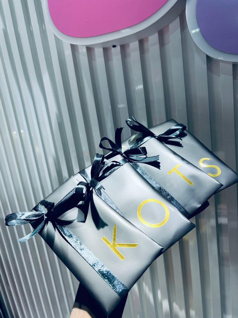 Jason Jae receive some special gifts from twitter Jaeforce 🌀🌀❤️

 KING OF THE STAGE ‼️(KOTS)

WE LOVE YOU JASON JAE 
WELCOME BACK JASON JAE 
#JasonJae🌀
#BBNaija