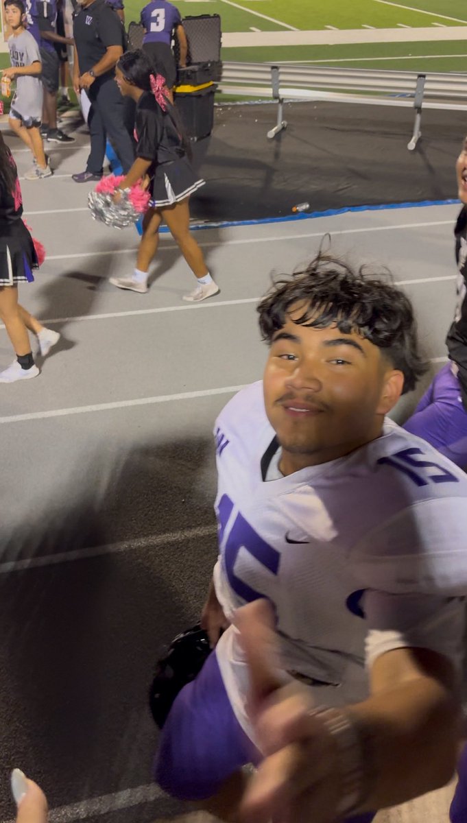 Felt super honored to be given a jersey last Friday! Met this athlete my first year teaching which was his 8th grade year — and now get to see his growth in high school as well. These are the moments!! 🏈💜

#Edub #WarrenWarriors