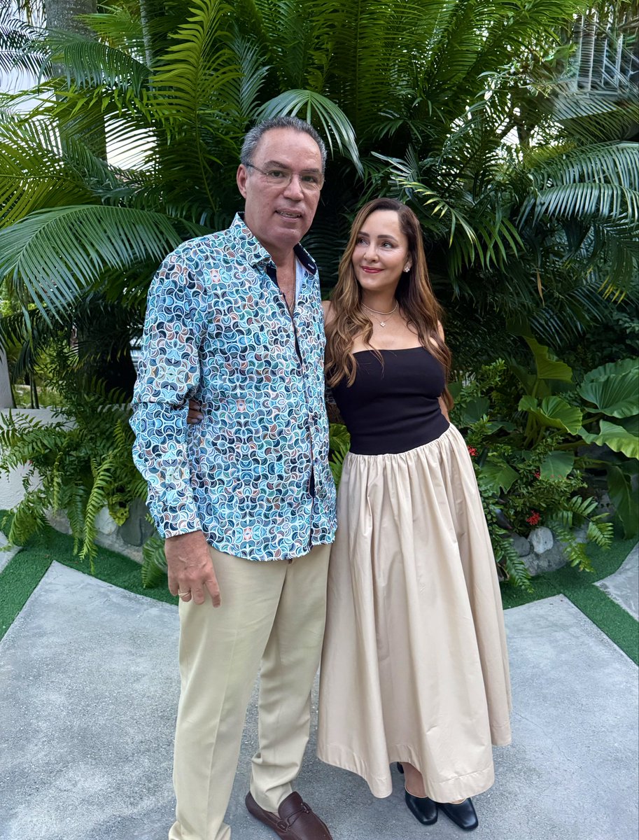 annmarievazja's tweet photo. 💍Happy 24th my Poomps🥳
Celebrating 24 yrs with u is everything I dreamt of & more. Through all the waves of life we have stuck by each other’s side. This fam we have built together fulfills me. My cup runneth over. I thank God for these:
24 years
5 kids
4 grandkids
#5loading https://t.co/PeGkqvteFQ