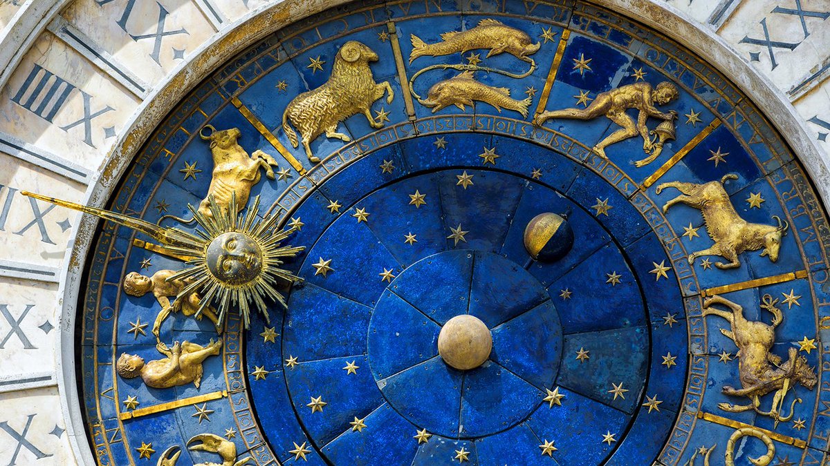 22hrr22min's tweet image. astronomical clock in venice