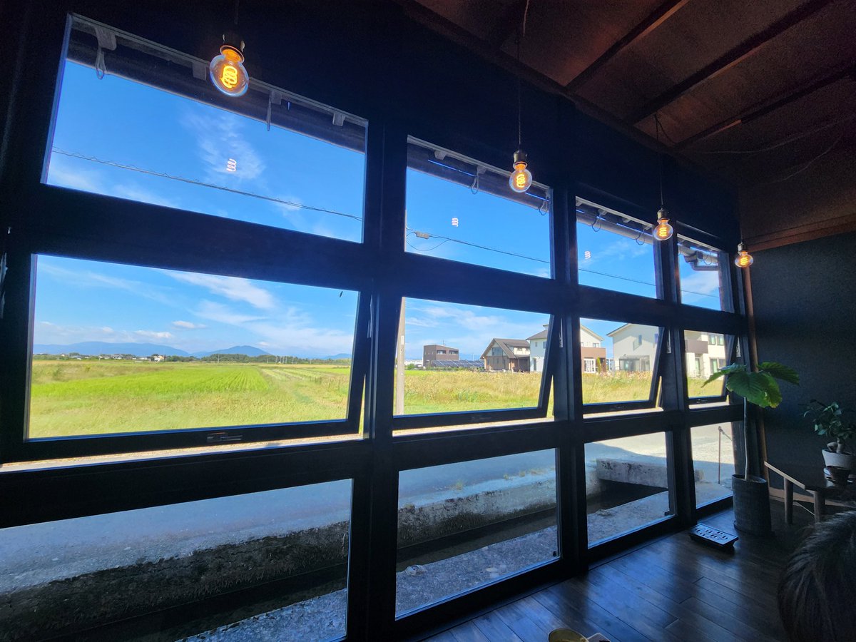 fikacoffee_32's tweet photo. 大好きなカフェ
のどかな景色を眺められる🌿 https://t.co/qFxC3tHuLm