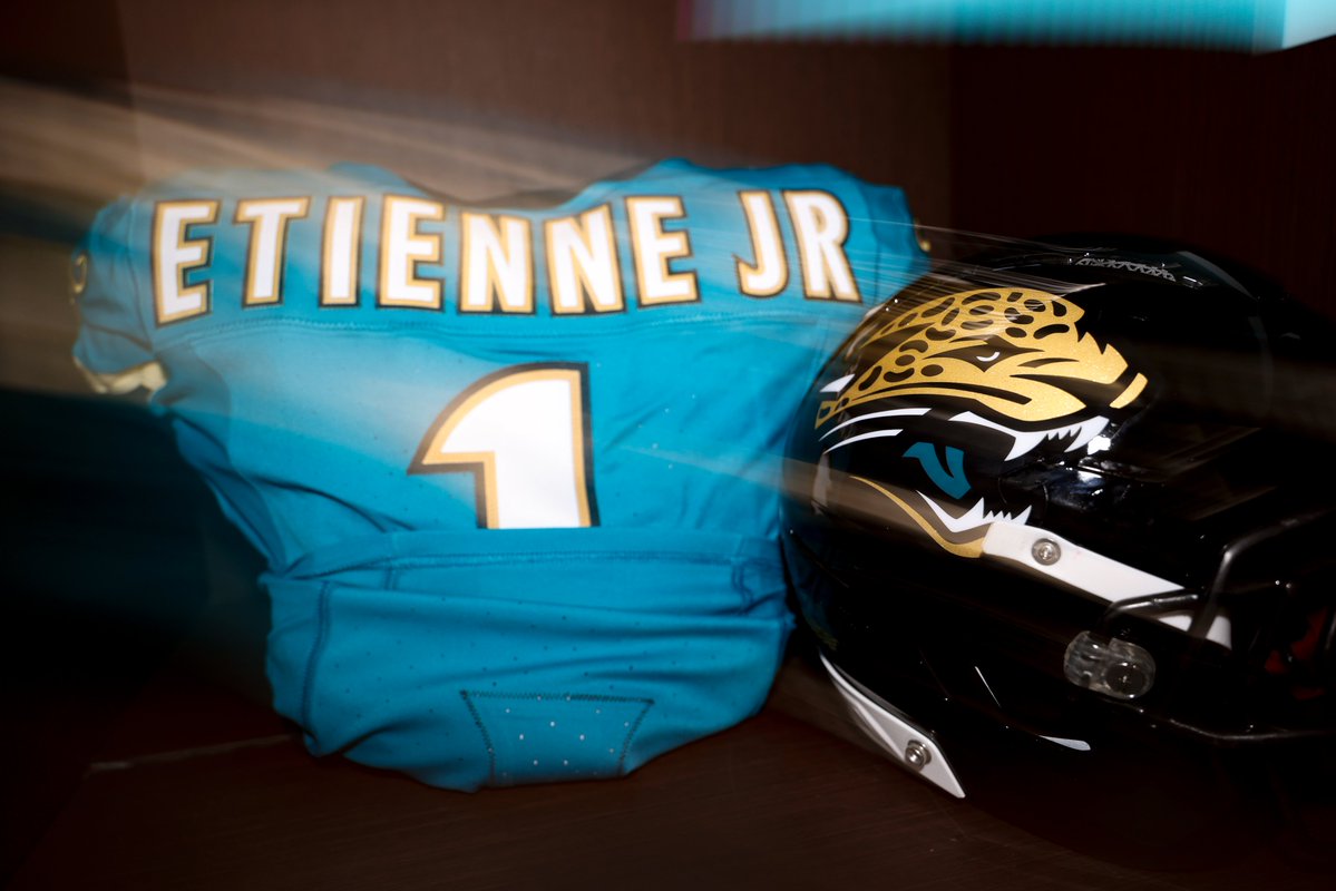 Top 2 throwback unis and they ain't 2 🤫

#KCvsJAX