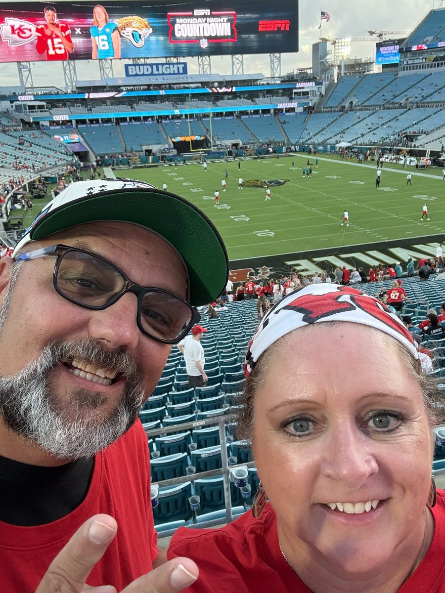 cardsfanman's tweet photo. So we did a thing! Southwest Missouri to Duuuval! @Chiefs https://t.co/ArIqKMkmzq