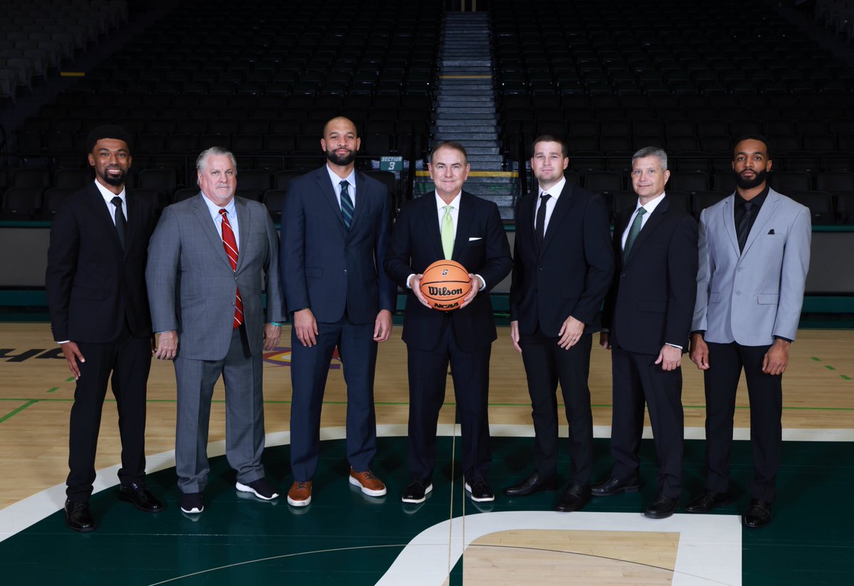 Hatter Nation!!! Join us in wishing our ELITE staff a Happy National Coaches Day! 

#AllHats 🎩