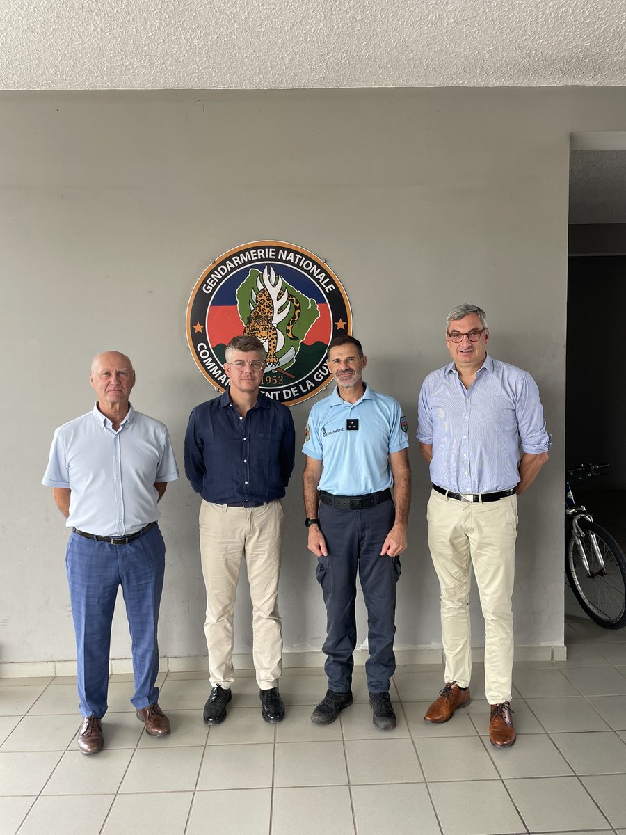 Présentation des enjeux de <a href="/Gendarmerie_973/">Gendarmerie de Guyane</a> à la délégation du <a href="/Senat/">Sénat</a> menée par <a href="/cperrin90/">Cédric Perrin</a> :
✔️criminalité organisée 
✔️ sécurité du <a href="/EuropeSpacePort/">Centre spatial guyanais</a> 
✔️orpaillage illégal  avec les armées 
✔️lutte contre les trafics
✔️coopération internationale 🇧🇷 surinam et 🇬🇾