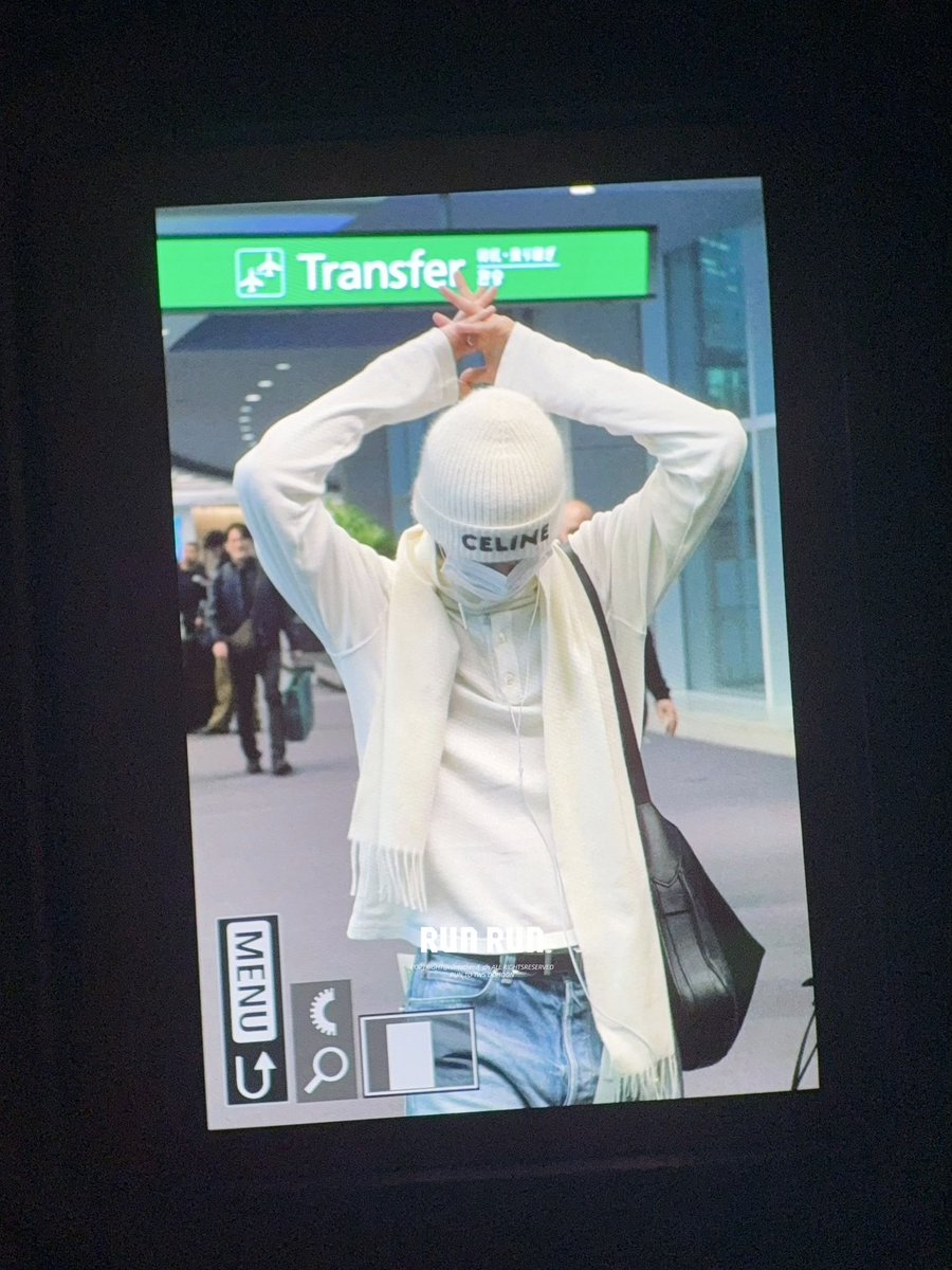 파리이제끝!!4일동안 정말 고생 많았어!폭 쉬고 이번 컴백도 함께 하쟈🖤🖤
#도훈 #DOHOON #ドフン #TWS #투어스