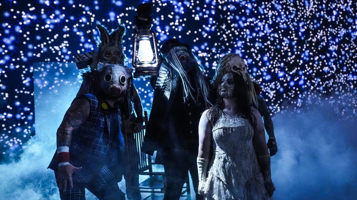 Do YOU enjoy the Wyatt Sicks being on SmackDown or would you rather see them on Raw? ‼️🤔

#UncleHowdy