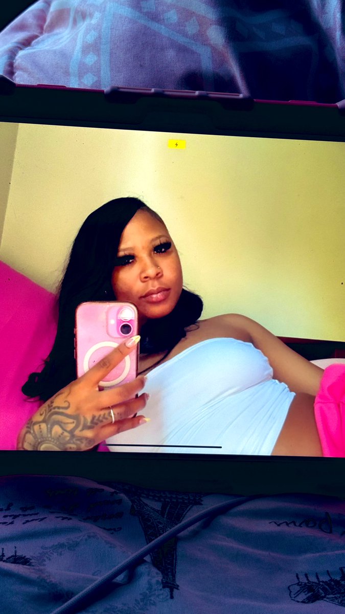 darling🐝 tweet media