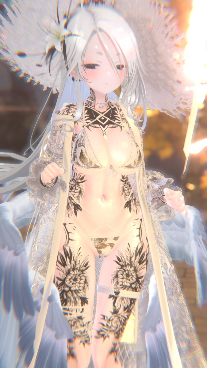 Zomeちゃんは白と金の色でとっても美しい