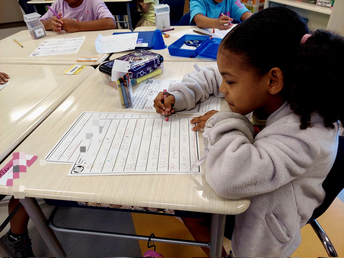 jsaunders2nd's tweet image. Revise and Shine! #MrsSaundersScholars #hawksSOARtogether #oneccps @OldHundredES