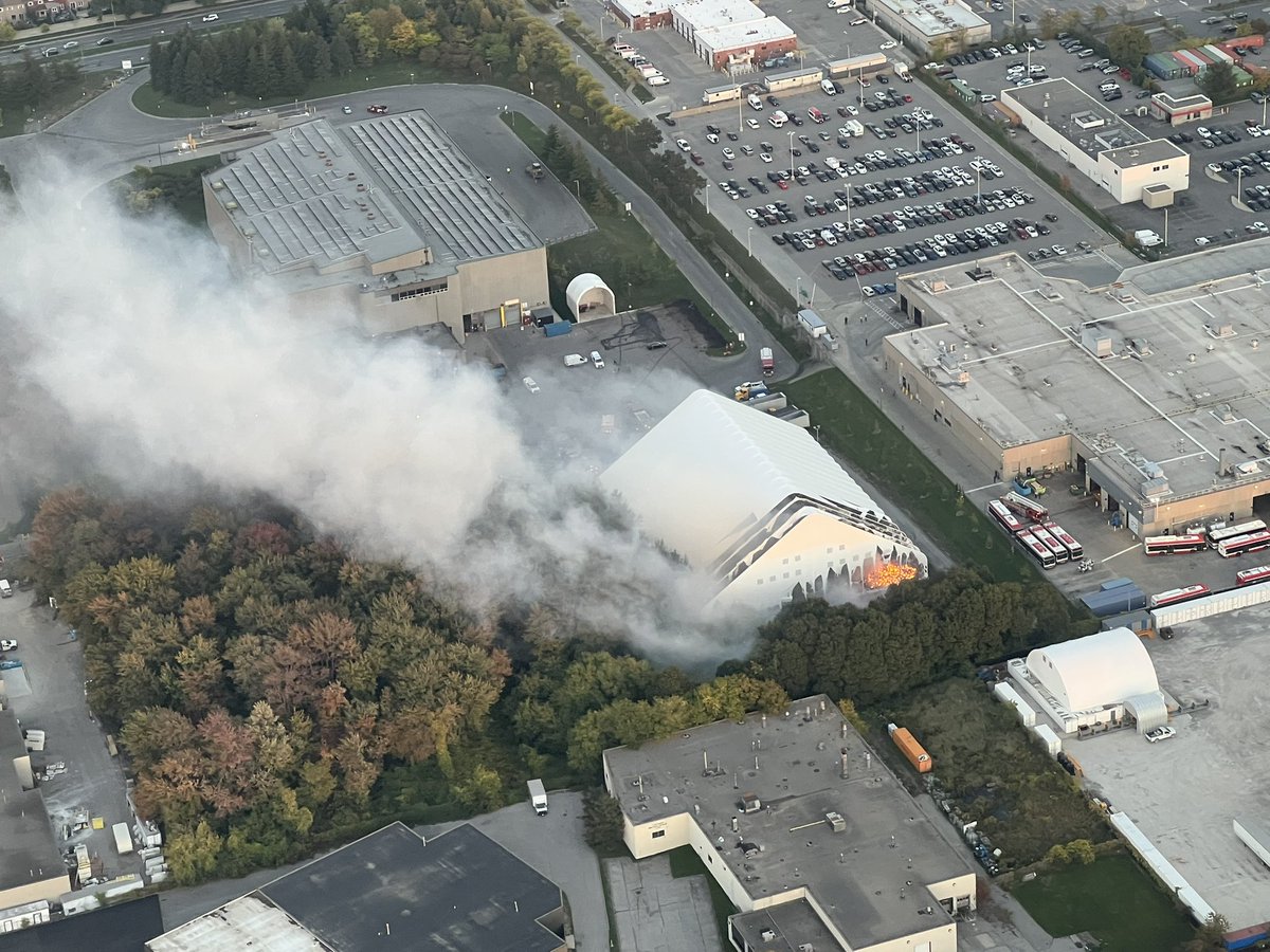 There’s a fire at the dump! 🔥 A building at the City of Toronto’s Scarborough Transfer Station has caught fire. Toronto Firefighters on scene to fight the stubborn blaze.