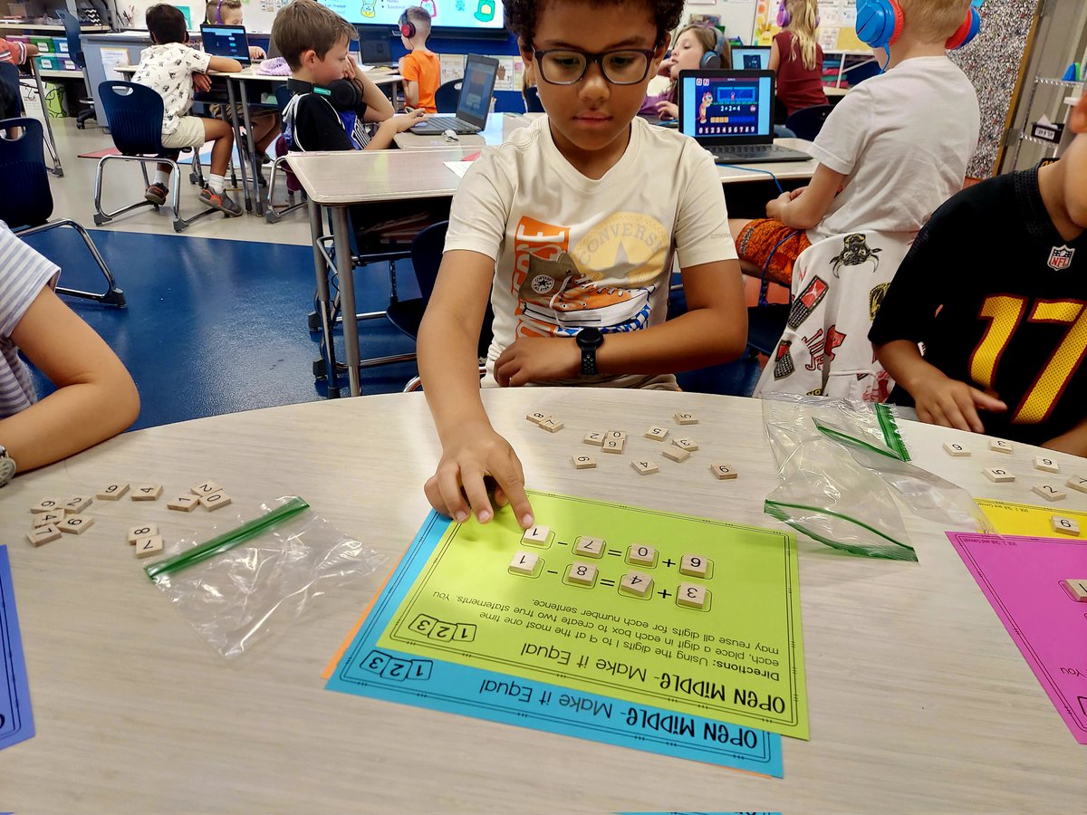 jsaunders2nd's tweet image. We explored Open Middle Tasks during W.I.N. time today! #MrsSaundersScholars #hawksSOARtogether #oneccps @OldHundredES