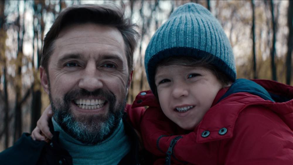 Pilly_Horror's tweet photo. 映画『ストレイ』

行方不明になった息子の代わりにやってきたのは、悪魔のような少年だった。
夫婦の愛情により子供らしさを取り戻していく少年だが、不可解な出来事が立て続けに起こり…

子供が何をしても憎まず、愛し続けられるかという育児の本質にホラーを絡めた良作！

アマプラ見放題配信中✨ https://t.co/BOMZN5D7Ay