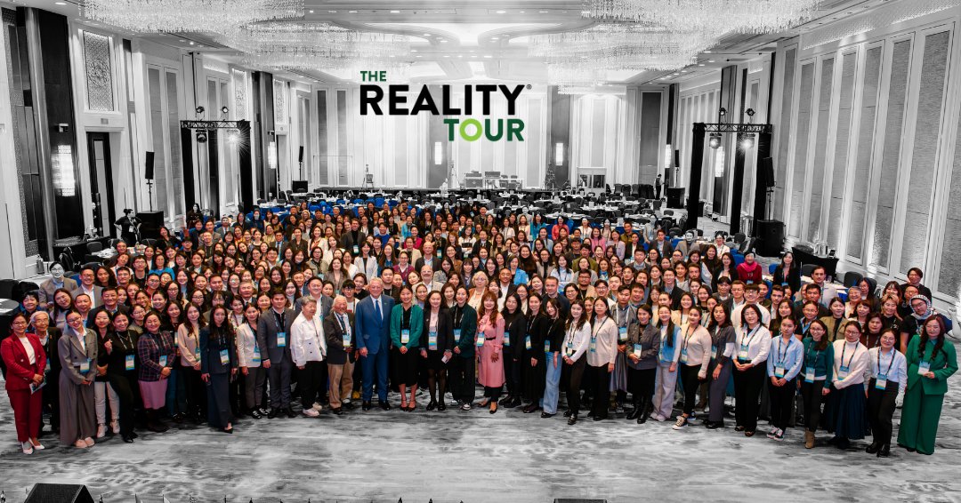 ClimateReality's tweet image. Day 2 in Ulaanbaatar brought energy + action. From @algore on Climate TRACE to panels on desertification and nomadic traditions, to youth-led projects shaping communities, the momentum grew. We ended with a sacred milk libation, blessing new Climate Reality Leaders for their…