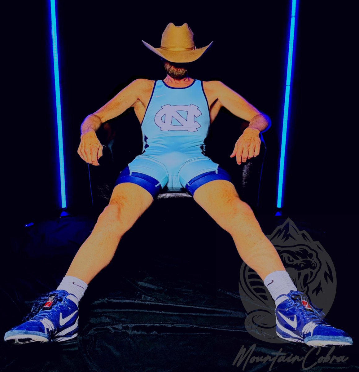 Come sit on daddy's lap.