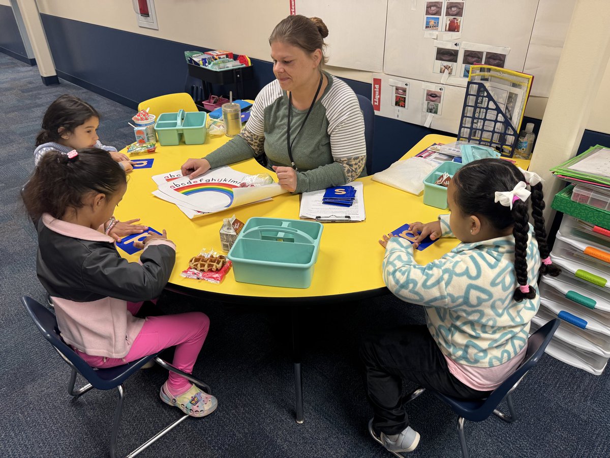 Mrs. Vic tweet media