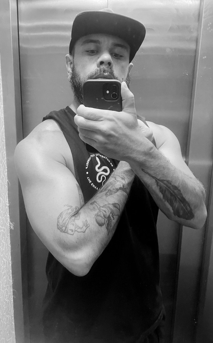 and_re_send's tweet image. as instituições seguem funcionando