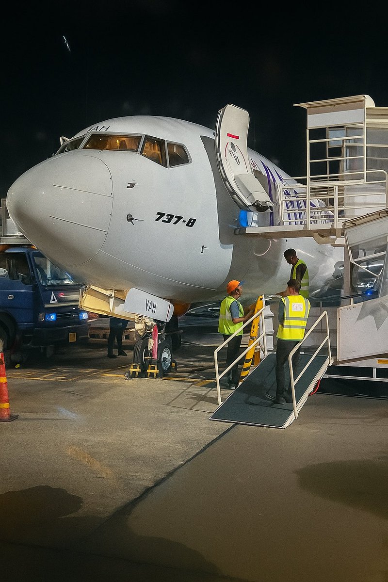 janam_parikh's tweet image. A quick hop to @hiravaero’s current den. Time for a quick turnaround with @AkasaAir ✈️💜

QP1304 | VT-YAH | B38M | FL350-370

#Avgeek #Avition #AkasaAir #Boeing