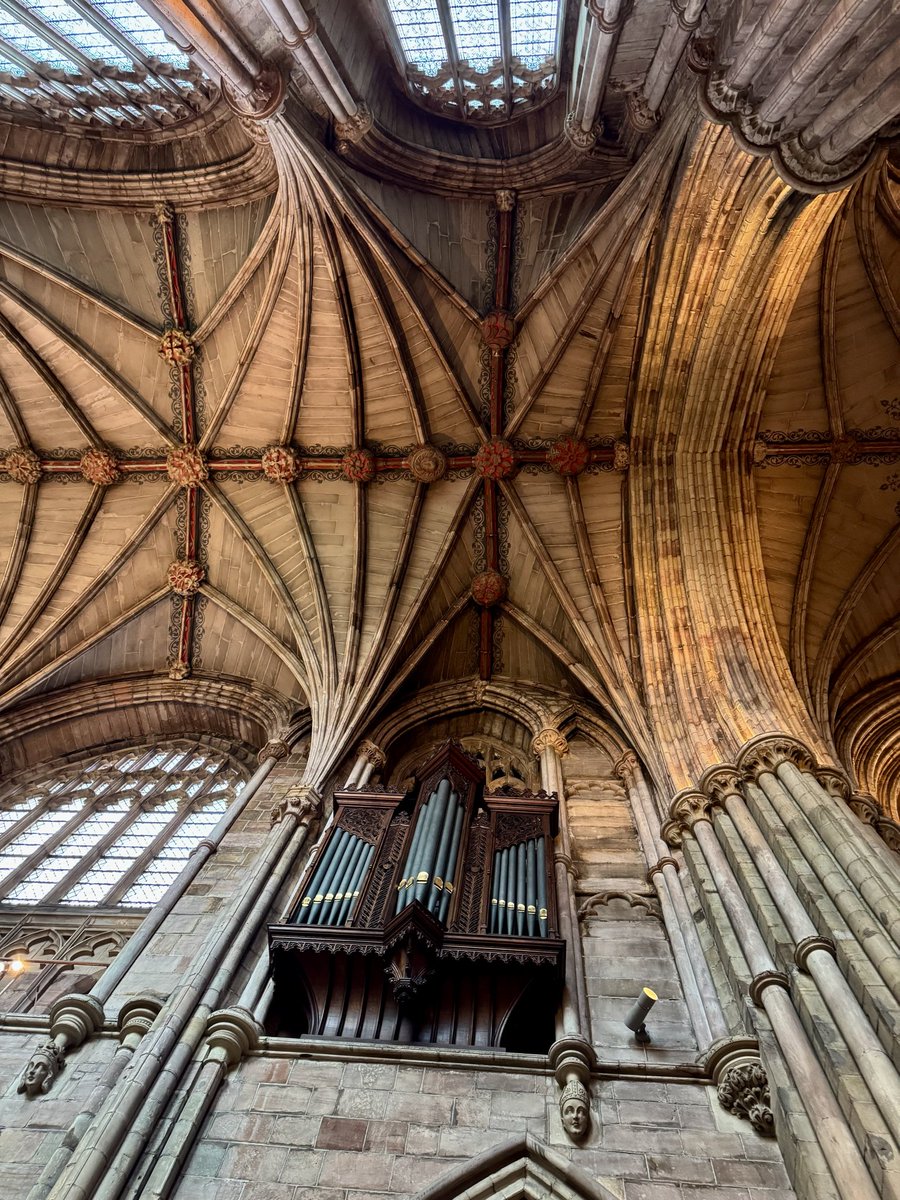 JohnH14458271's tweet photo. Lichfield Cathedral. 
@LichfieldCath @Lichfield_DC https://t.co/VAjiDpzs4e