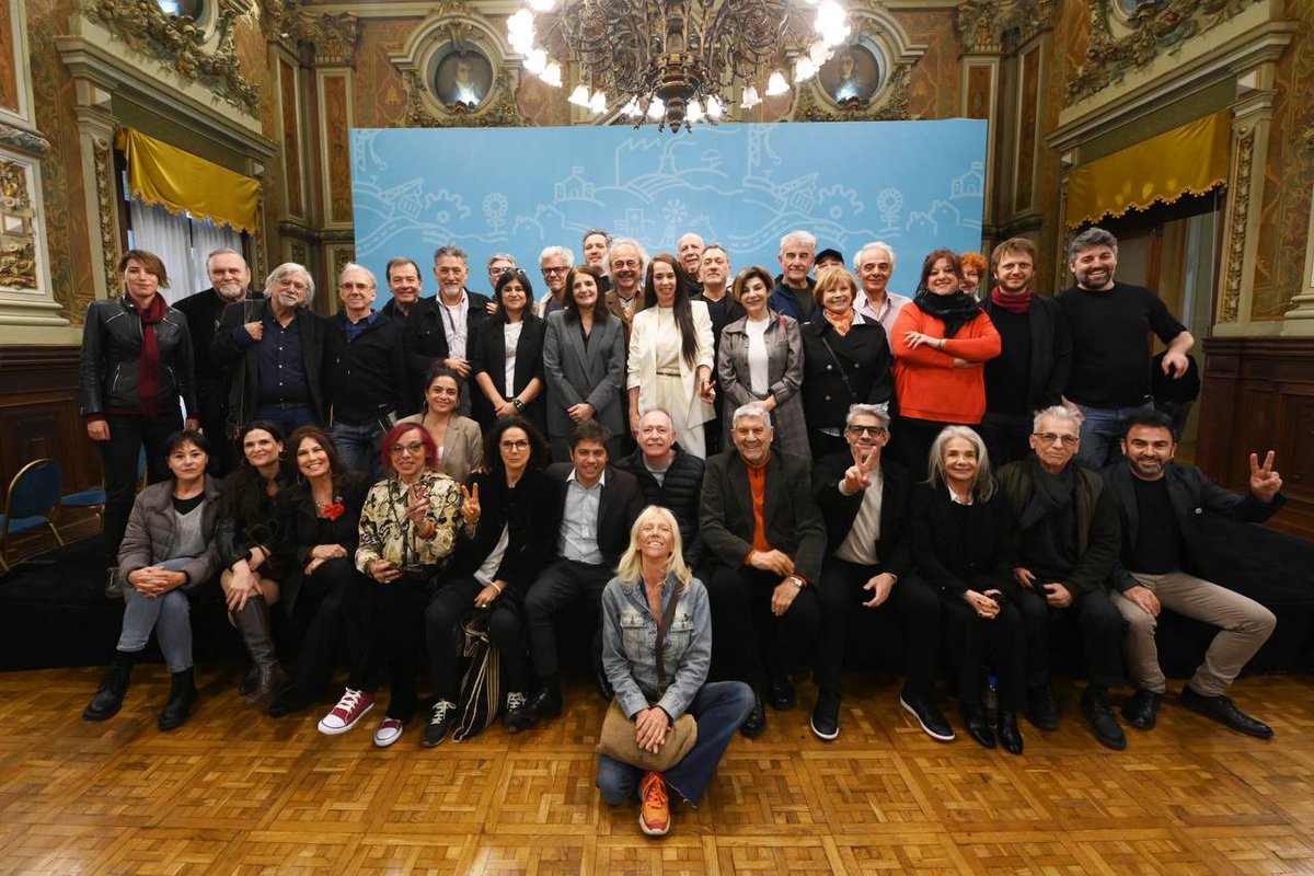 En la Argentina se terminó la idea de que el Gobierno nacional tiene apoyo popular para aplicar el ajuste despiadado que está llevando adelante contra la educación, la salud y la cultura.

Este 26 de octubre tenemos el desafío de seguir demostrando que con #FuerzaPatria hay otro