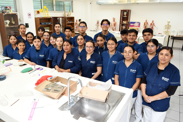 HipocritaTweet's tweet image. 🦶 La Licenciatura en #Podología de la #BUAP (@BUAPoficial) forma profesionales para prevenir y tratar enfermedades que afectan las extremidades inferiores. 👩‍⚕️👨‍⚕️

📚 Aquí te contamos más:
hipocritalector.com/portada/licenc…