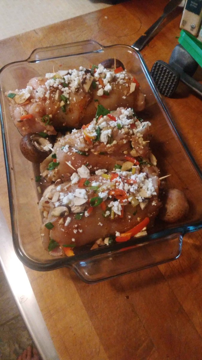 Chicken stuffed with Spinach, green onion, Mushroom sweet peppers, and feta cheeeese