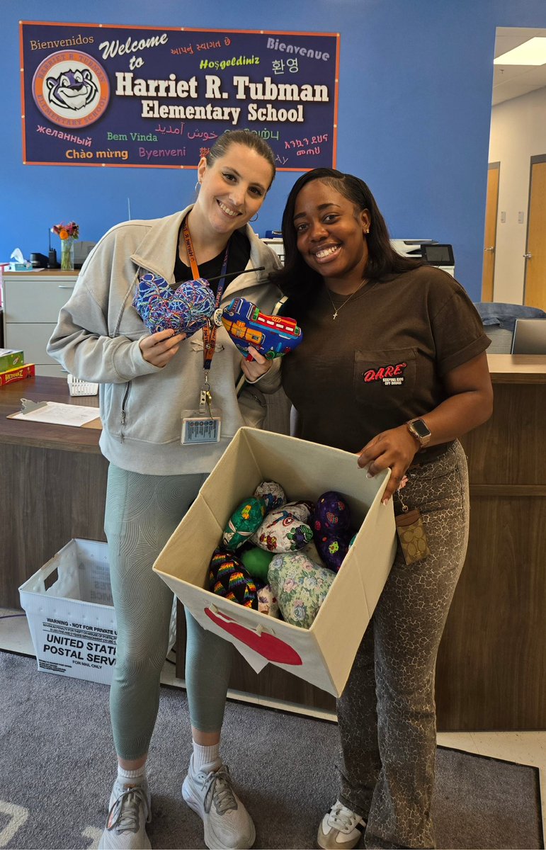HarrietTubmanES's tweet image. Thank you to @SEIU500 Forever for gifting our students comfort pillows! We appreciate your thoughtfulness and generosity 💙🧩