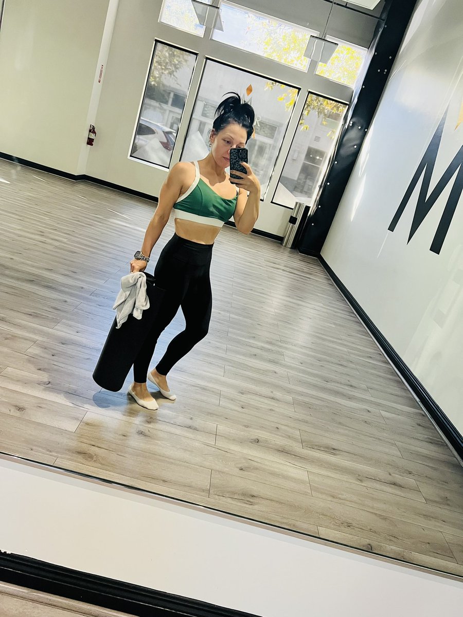 Sassi_Sandy's tweet photo. 💪🏽 time 🙌🏽 https://t.co/mg5kyDPpUg