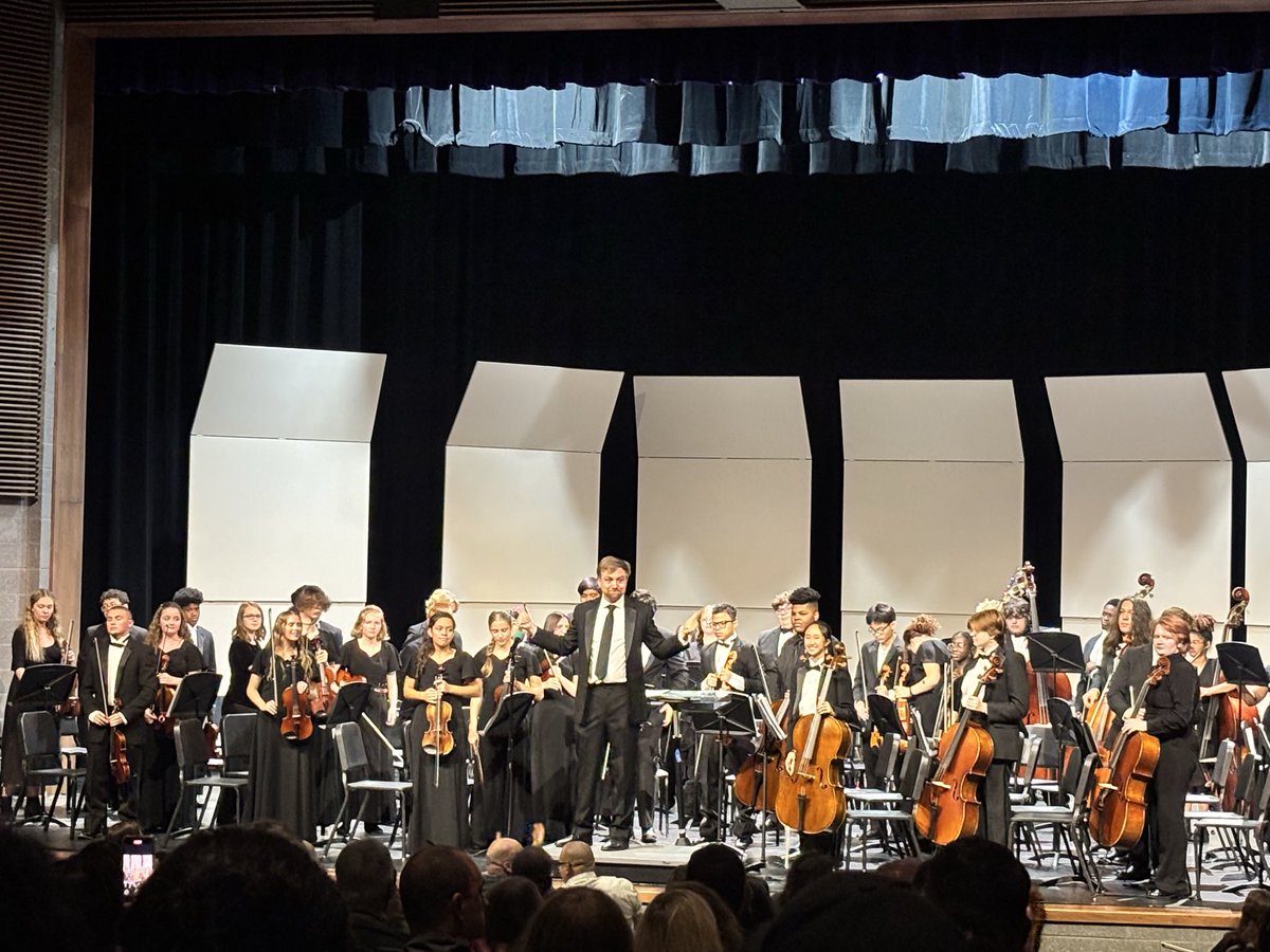 BHSPrincipals's tweet image. Enjoying the night listening to BHS Orchestra directed by Glen Hauger #Goodmusic