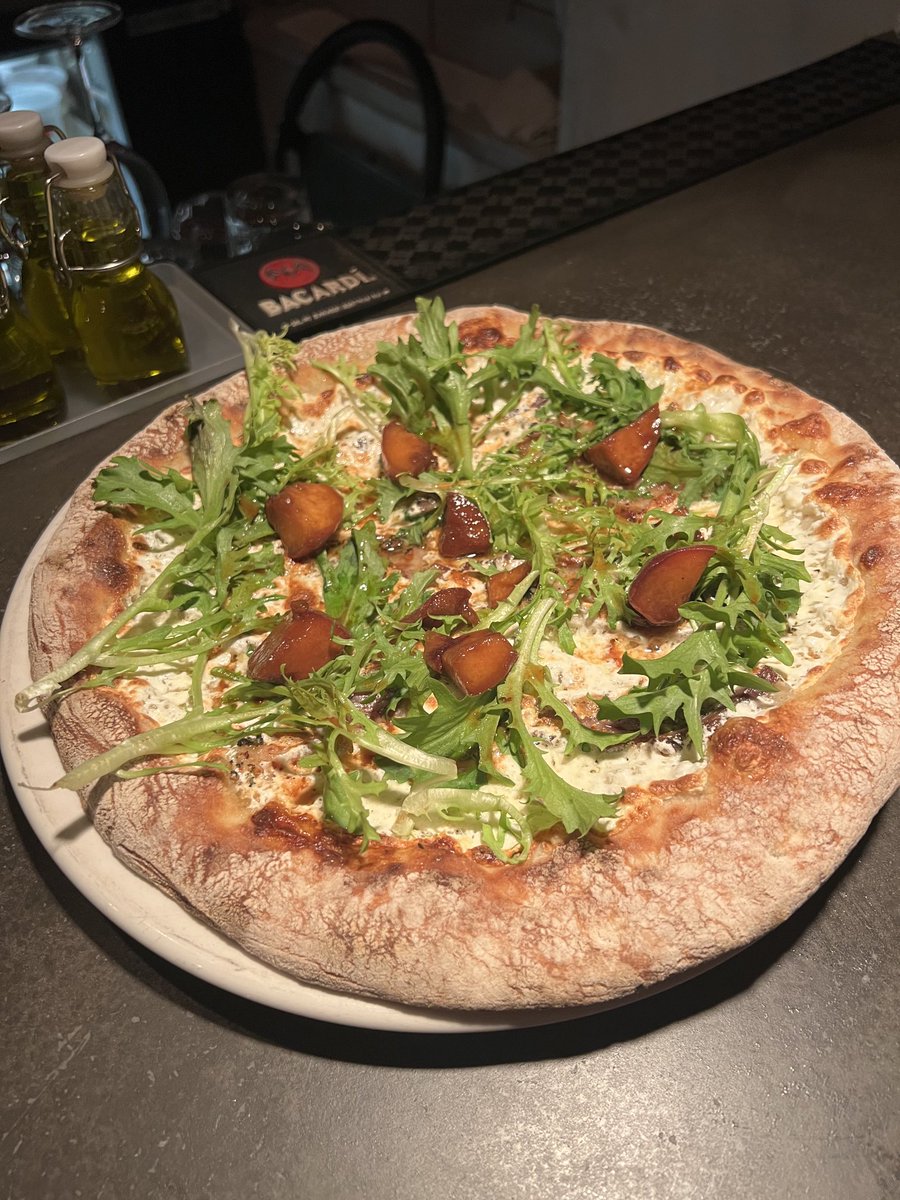 paladinDSC's tweet photo. The official goodbye to summer — last Peach Pizza of 2025. https://t.co/STxmOJ3mlz