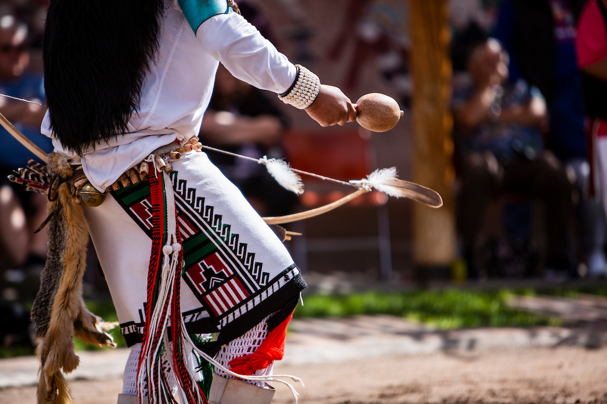 Celebrate Indigenous Peoples’ Day at @IndianPueblo on Mon, Oct 13 (9AM–9PM)!

🎭 Cultural dances, art, comedy &amp; vendors by day
🎶 Live music, painting &amp; community at Avanyu Plaza by night
✨ Free evening event

Details: ow.ly/F8R150X7r2A
#IndigenousPeoplesDay #ABQToDo