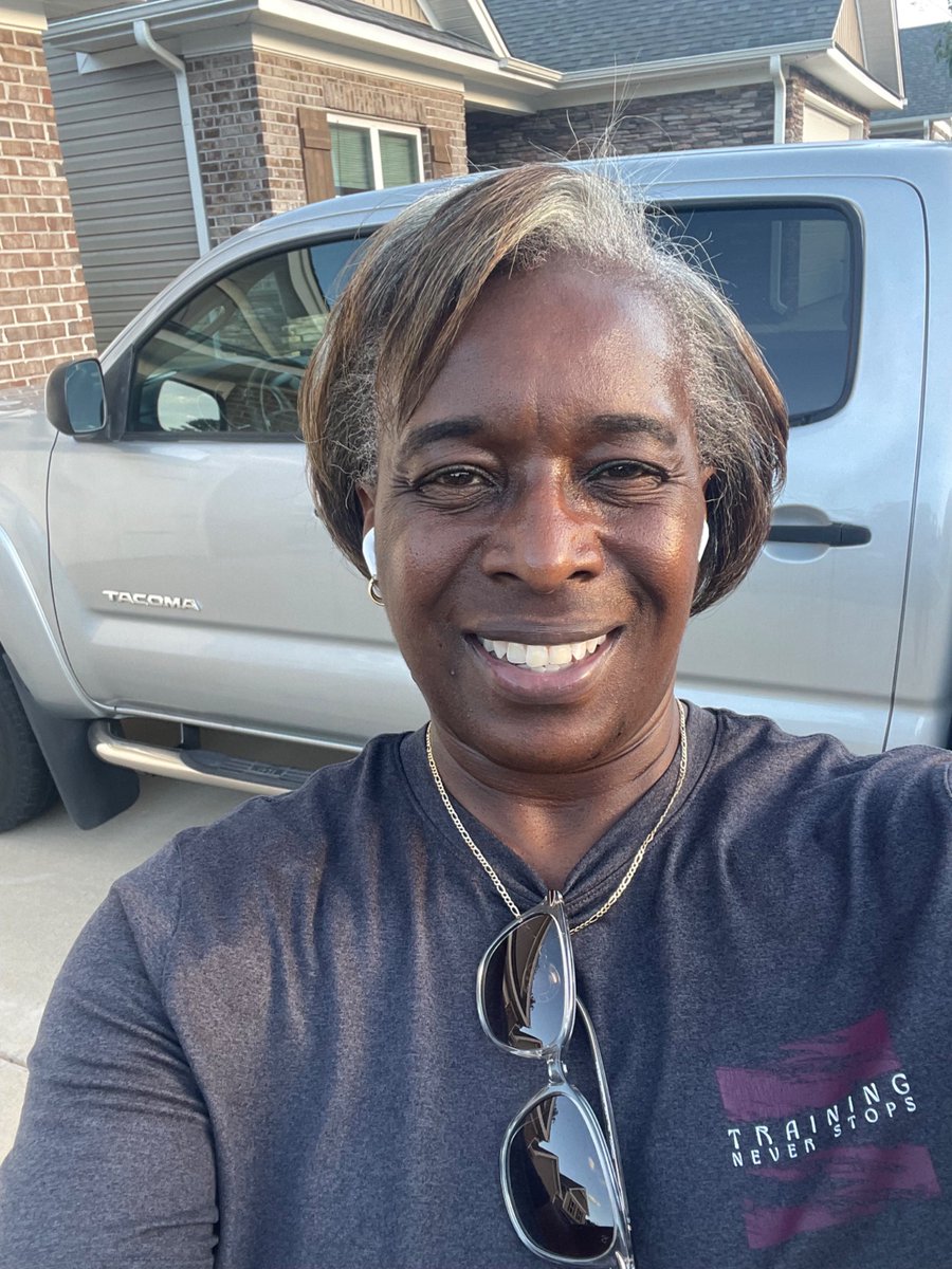 DiggsTosha's tweet image. Doc’s Discipline
Lifted weights a little, did some sit ups, then went out to walk — 5 more miles 
Almost took today off…but discipline says to put in the work any time I can. 
#ExtremeOwnership #StillLearning 
#LivingABetterLife