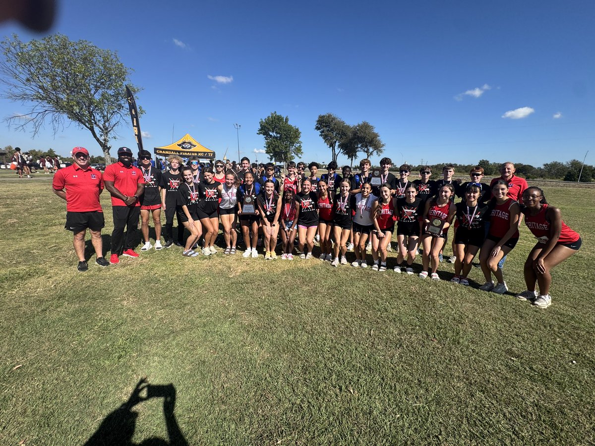 MidloHeritage's tweet photo. The Jaguar XC team brought home some hardware! So proud of our Jaguars! Both Varsity teams are headed to regionals!
Varsity Girls - 2nd place
Varsity Boys - 2nd place

JV Boys - 1st place District Champions! https://t.co/8PRXAVWFXZ