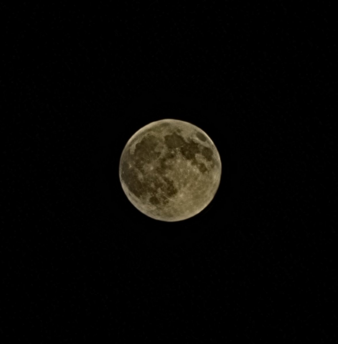 pailers's tweet photo. roundest moon https://t.co/RO7TcxphrU