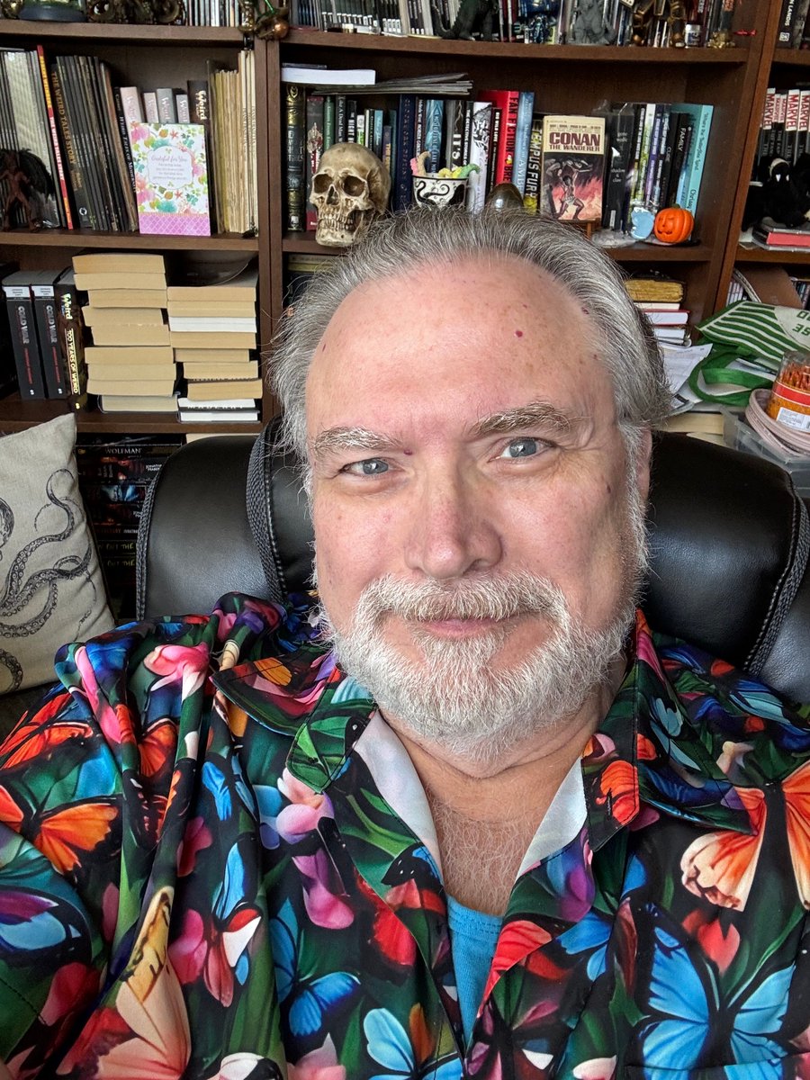 JonathanMaberry's tweet image. I'll be teaching a writing masterclass: PITCH &amp;amp; SELL NOVELS, COMICS, SHORT STORIES, AND MORE! It's a charity fundraiser, scheduled for this Saturday, 10-1 Pacific time. Here's the link with all the info. jonathanmaberry.com/classes-worksh… #masterclass #writingworkshop #pitchyourbook