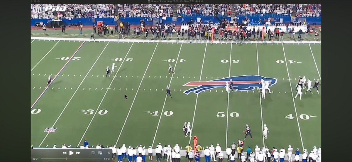 scottmiranto's tweet photo. @MattParrino This deep in route by Palmer off play action from the 2Q of last night’s game is exactly what Brady is talking about in that quote. https://t.co/swWYfEOKic