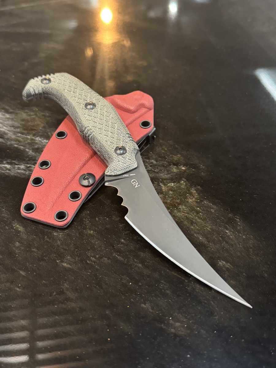 dustwerx's tweet photo. Bastinelli knives 🤌 https://t.co/r7LQeolucW