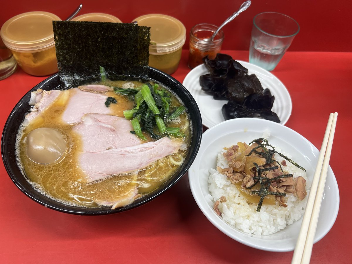 ラーメン食べたい様 プロのデブ、4200kcalラーメンに挑戦 “もちづきさん”が憑依する