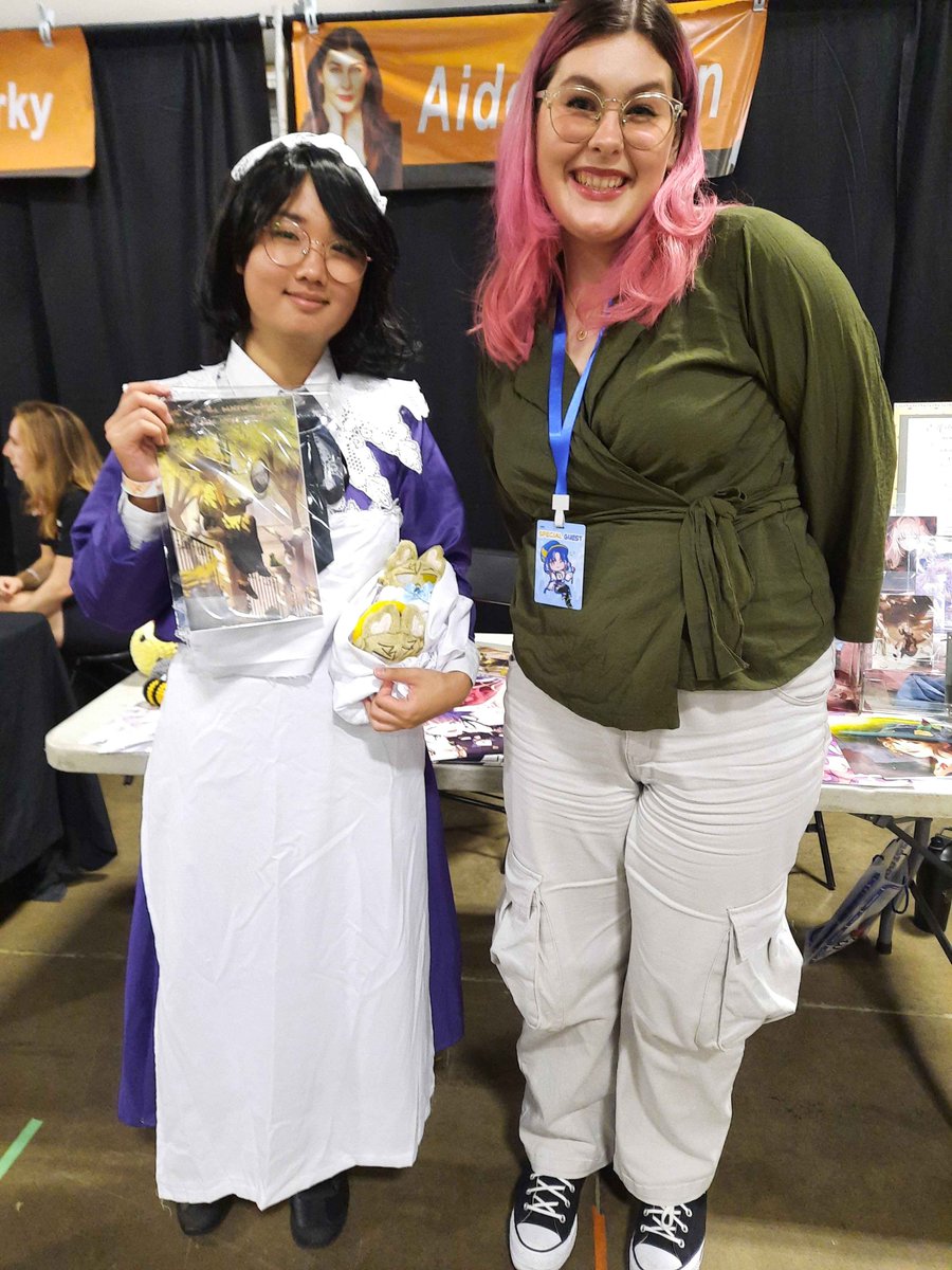 BooASpirit's tweet image. Also got to meet so many Reverse 1999 VAs yesturday at FestM and it was such a dream come true omg... I missed Anjo's VA some how😭 geuninely so sad kicking myself