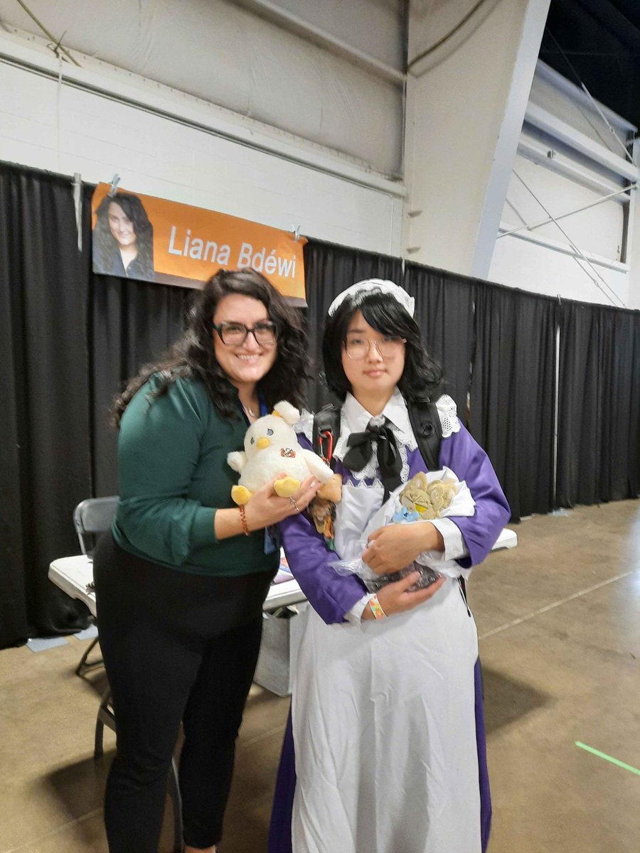 BooASpirit's tweet image. Also got to meet so many Reverse 1999 VAs yesturday at FestM and it was such a dream come true omg... I missed Anjo's VA some how😭 geuninely so sad kicking myself