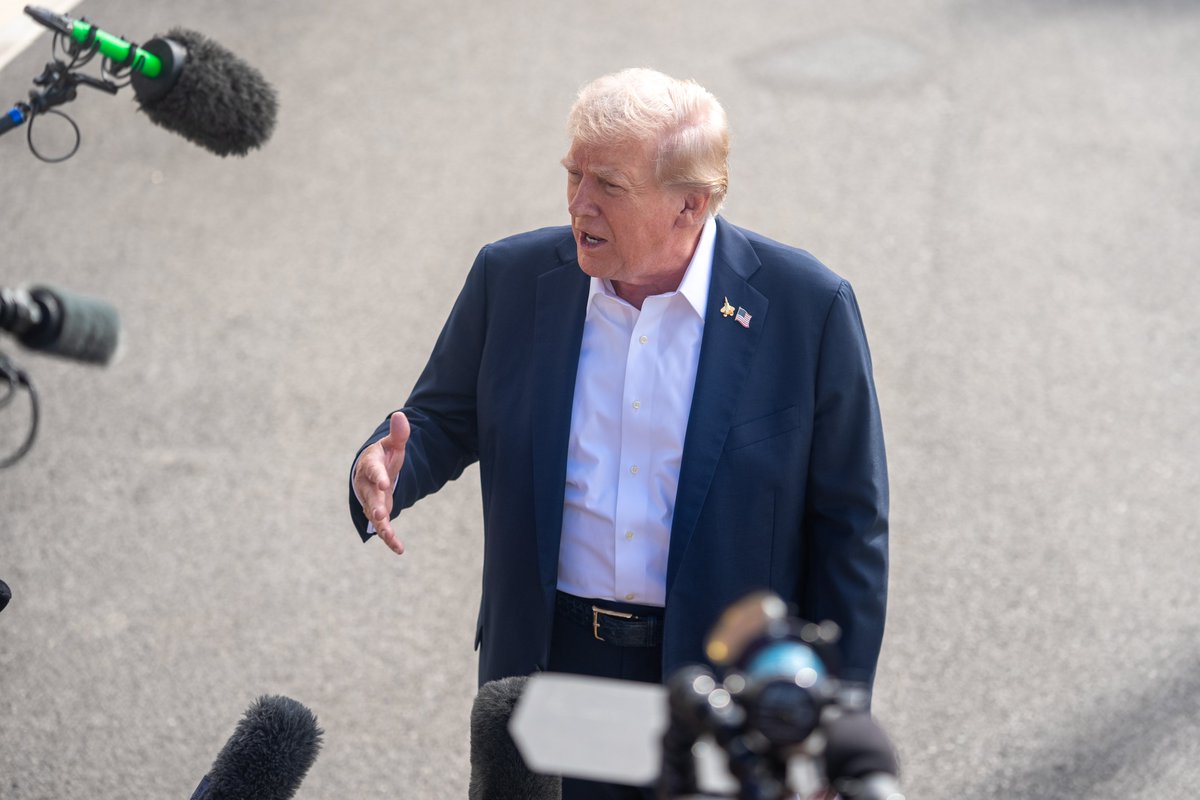 ElInformadorVE's tweet photo. #06Oct El presidente estadounidense, Donald Trump, ha expresado de nuevo su optimismo sobre las perspectivas de paz en Gaza y ha destacado que el Movimiento de Resistencia Islámica (Hamás), "ha accedido a cosas muy importantes".
MÁS DETALLES AQUÍ: https://t.co/PWiLlE2WGE https://t.co/TqZGJLrhCi