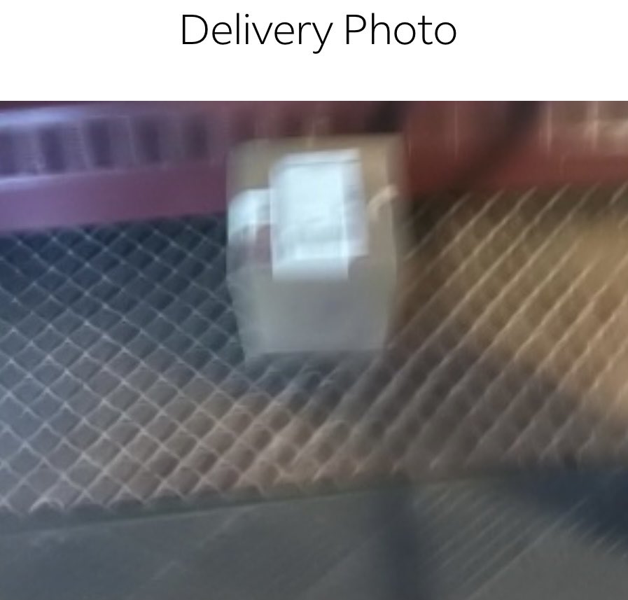 agnesofaurora's tweet photo. How can my #fedex claim be denied when that is clearly not my door? https://t.co/3PHMFThF0m
