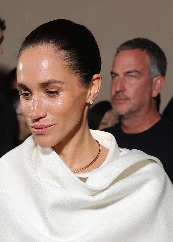 freedom_007__'s tweet image. This is my final statement unless Meghan Markle’s PR team spreads more lies. The Pont Alexandre III bridge and Pont de l'Alma tunnel are three minutes apart by car. Markle’s hotel, two minutes from the tunnel, required passing through it. She’s lying and her PR is insensitive 🤥